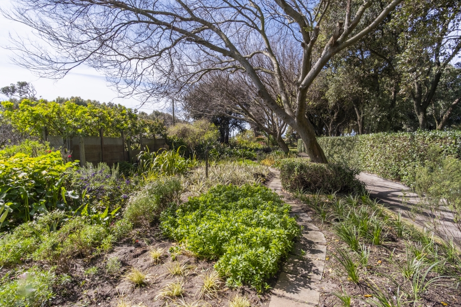 6 Bedroom Property for Sale in Schaap Kraal Western Cape